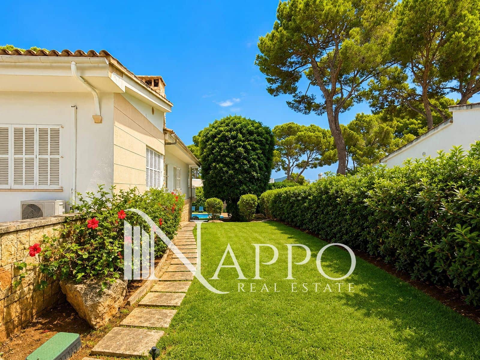 4 soverom Villa til salgs i Santa Ponsa med svømmebasseng garasje - € 1 950 000 (Ref: 9971495)