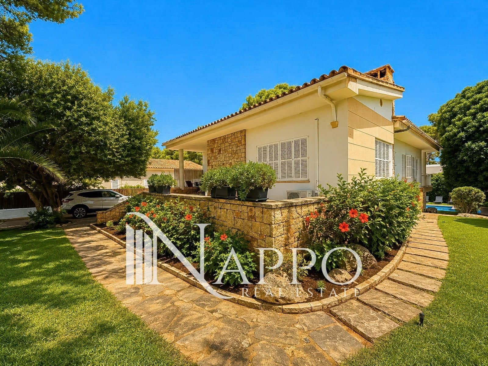 4 soverom Villa til salgs i Santa Ponsa med svømmebasseng garasje - € 1 950 000 (Ref: 9971495)