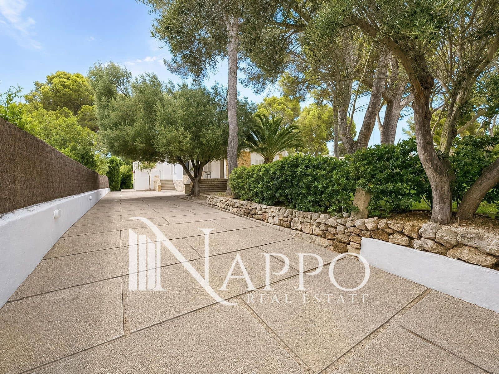 4 soverom Villa til salgs i Santa Ponsa med svømmebasseng garasje - € 1 950 000 (Ref: 9971495)