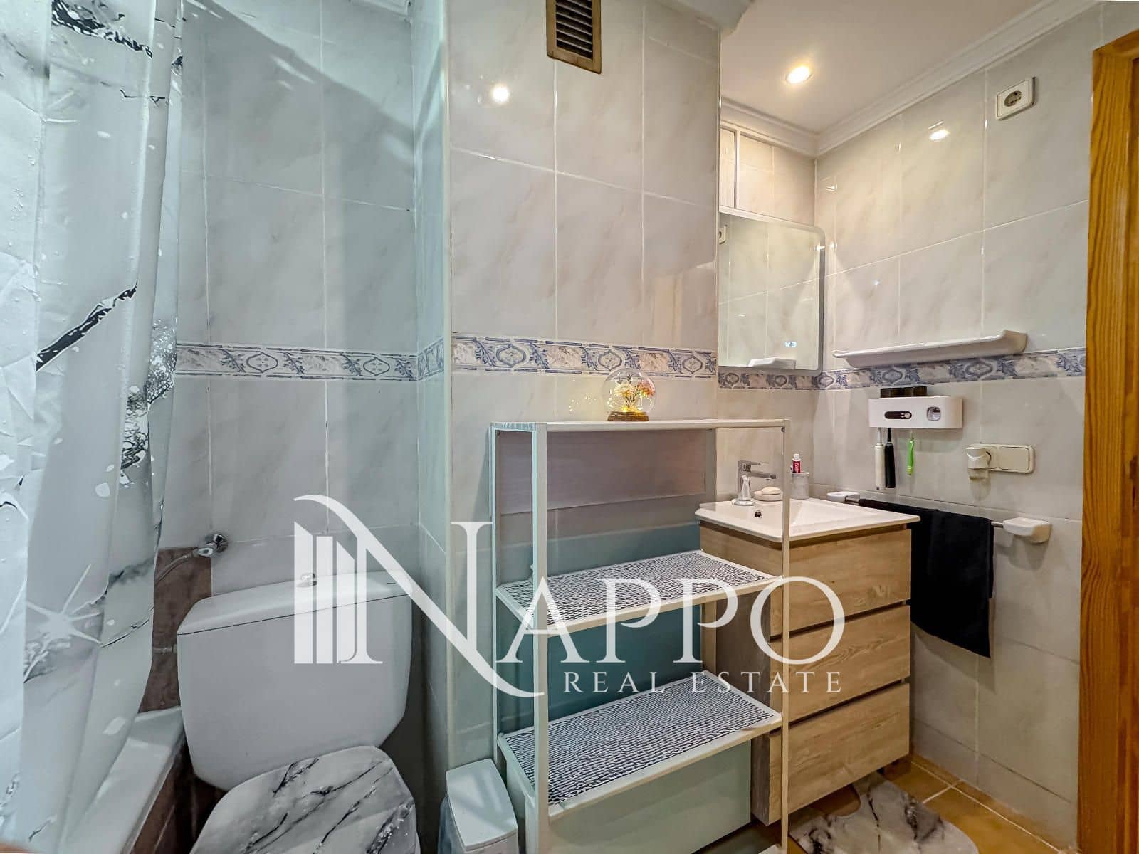 Piso de 1 habitación en Magalluf en venta con piscina garaje - 298.000 € (Ref: 9971743)