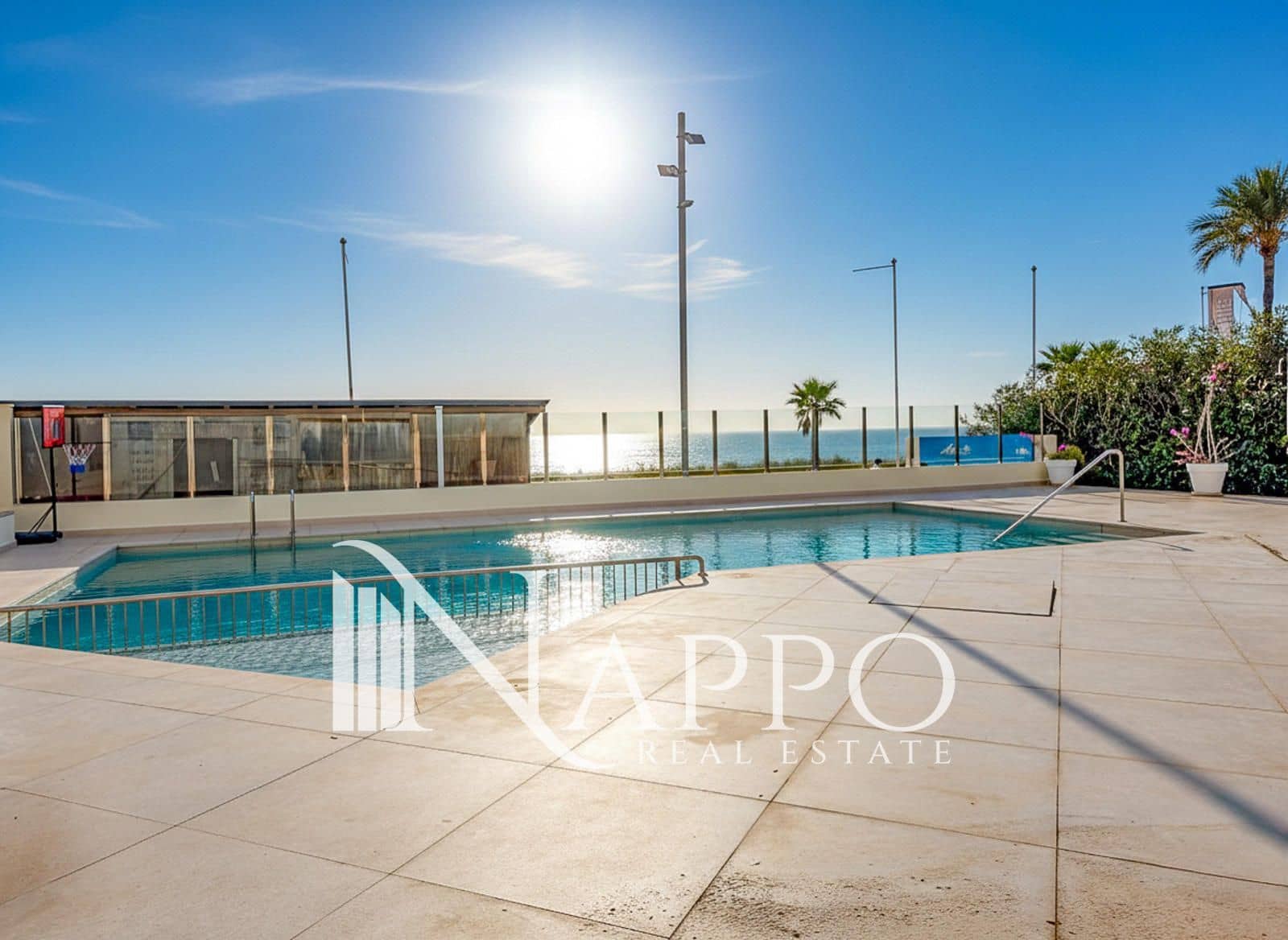 Piso de 1 habitación en Magalluf en venta con piscina garaje - 298.000 € (Ref: 9971743)