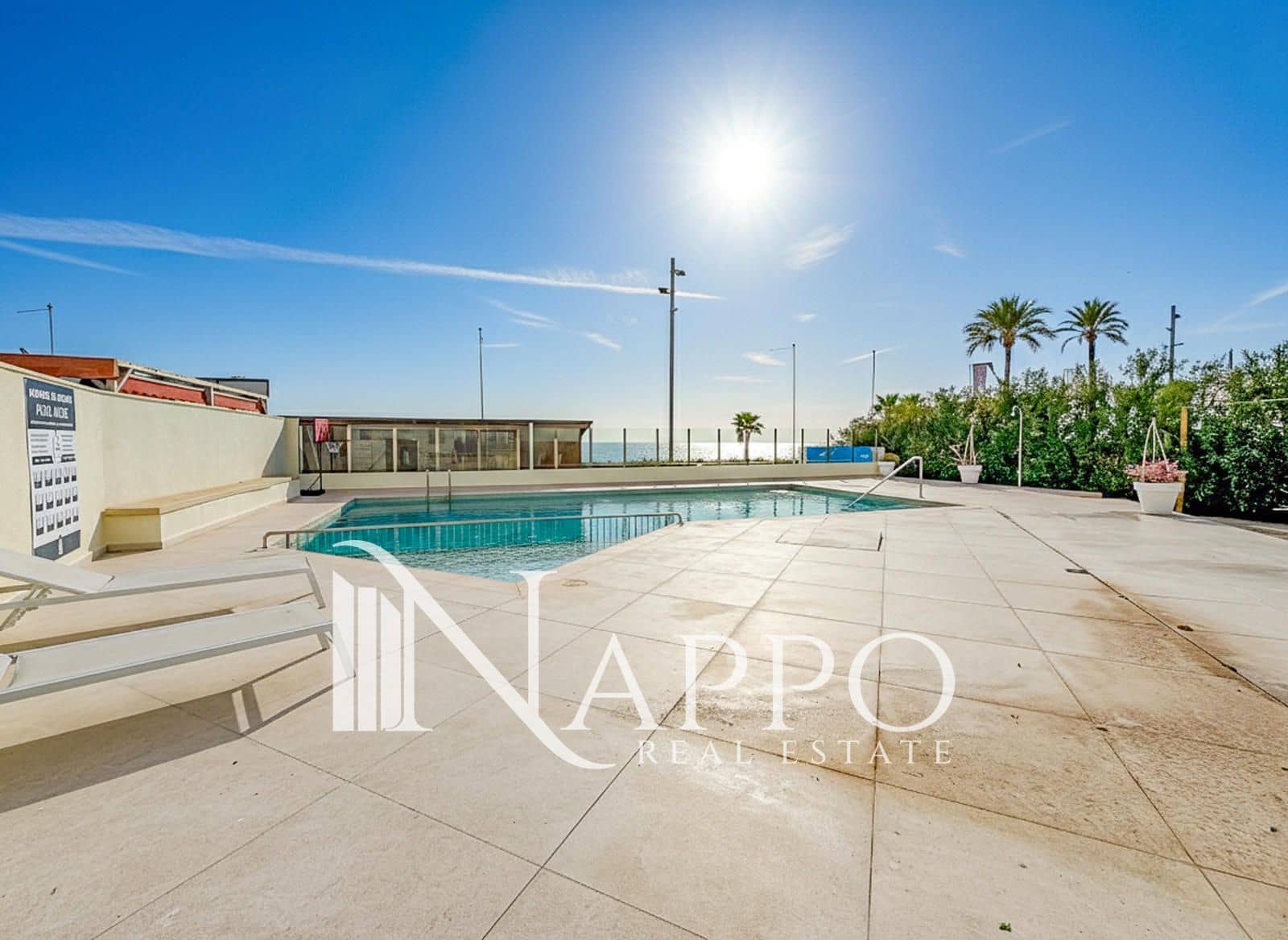 Piso de 1 habitación en Magalluf en venta con piscina garaje - 298.000 € (Ref: 9971743)