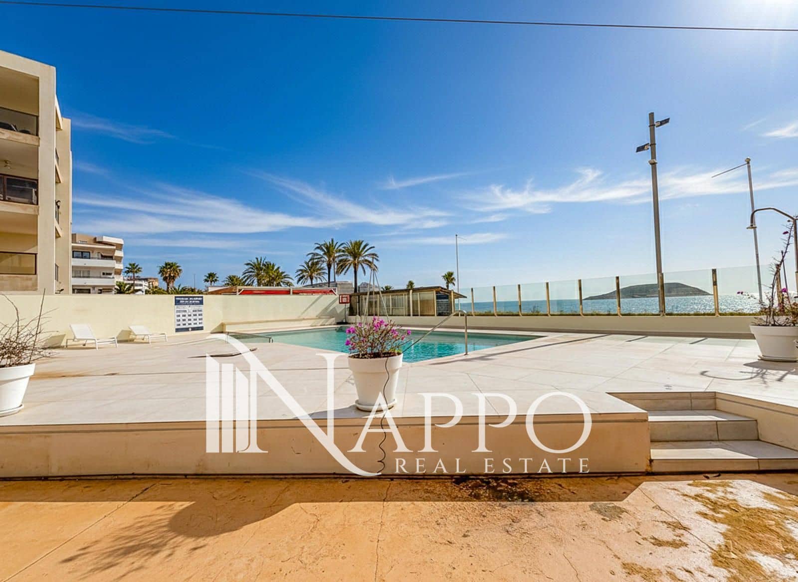 Piso de 1 habitación en Magalluf en venta con piscina garaje - 298.000 € (Ref: 9971743)