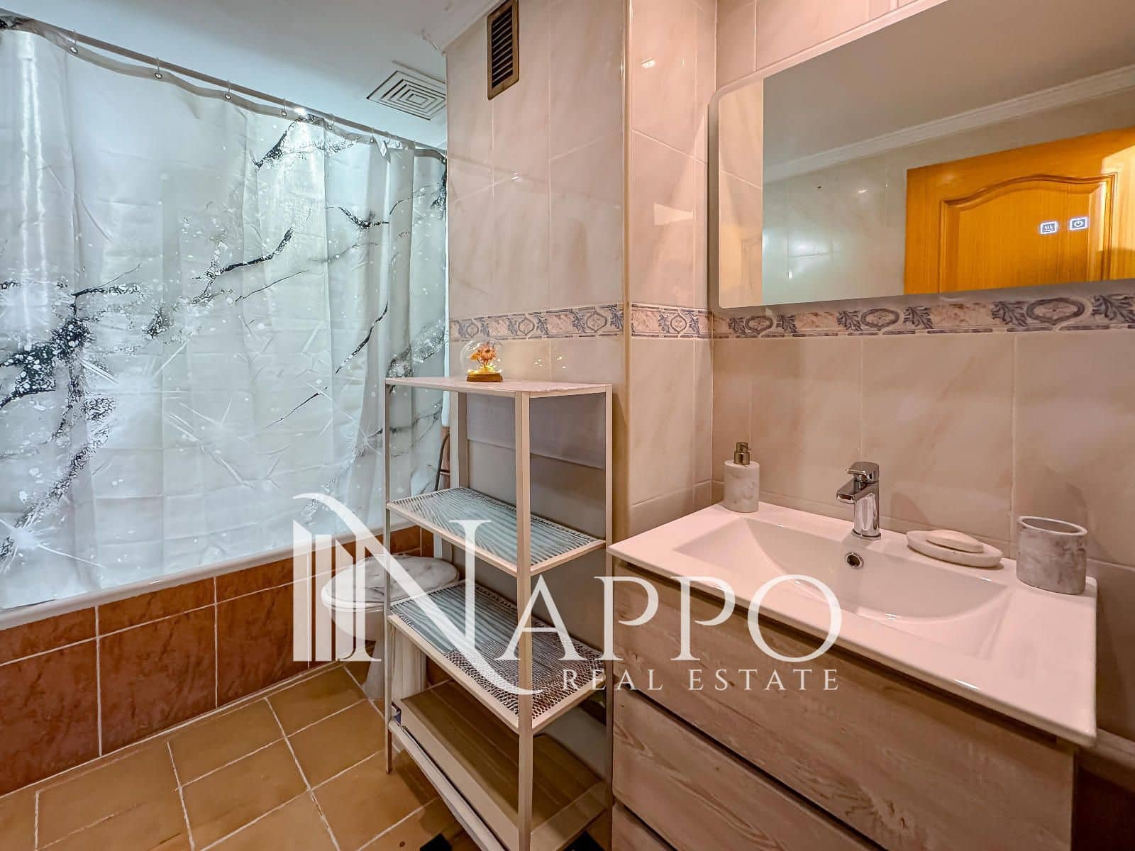 Piso de 1 habitación en Magalluf en venta con piscina garaje - 298.000 € (Ref: 9971743)