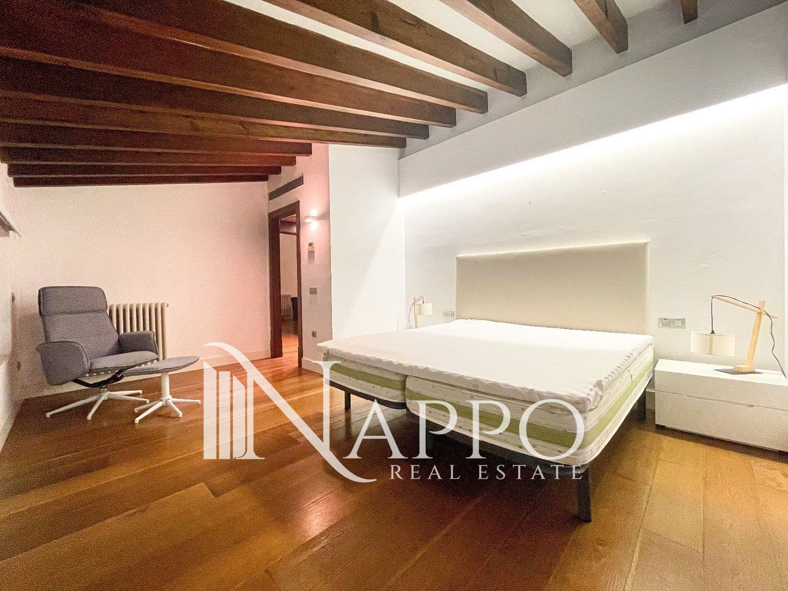 2 soverom Penthouse til leie i Palma de Mallorca med garasje - € 2 500 (Ref: 9977574)