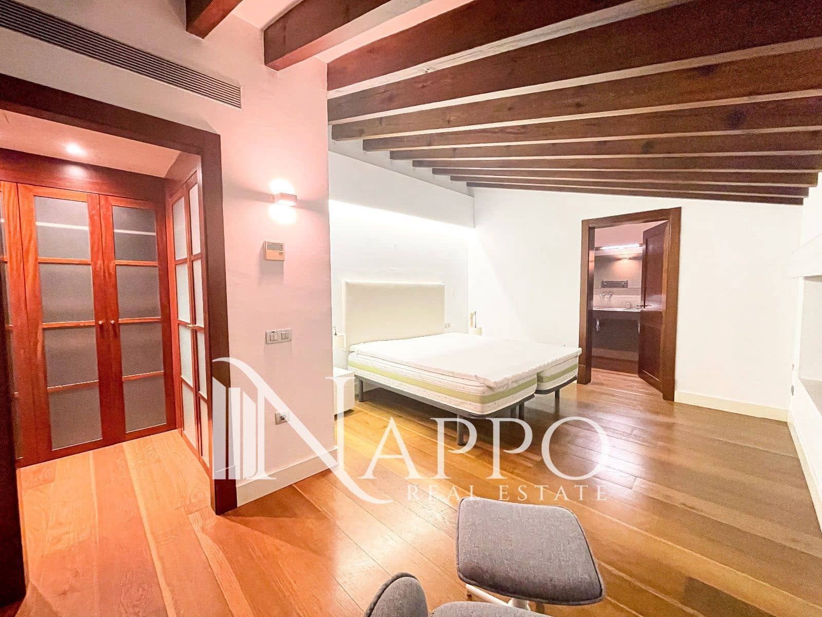 2 soverom Penthouse til leie i Palma de Mallorca med garasje - € 2 500 (Ref: 9977574)