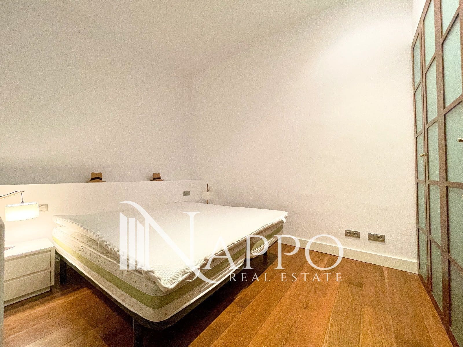 2 soverom Penthouse til leie i Palma de Mallorca med garasje - € 2 500 (Ref: 9977574)