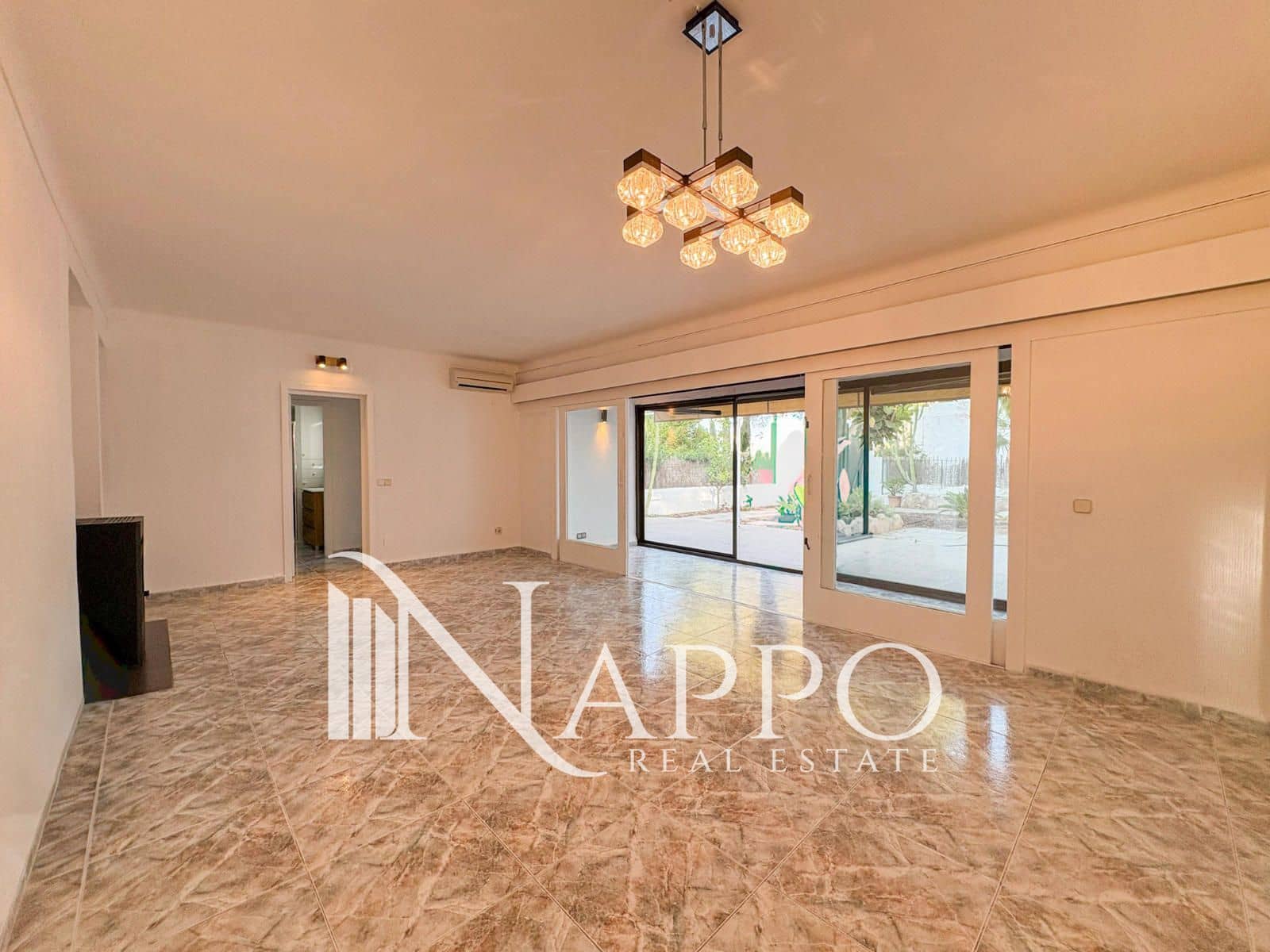 4 soverom Villa til leie i Sol de Mallorca med garasje - € 2 550 (Ref: 9977754)