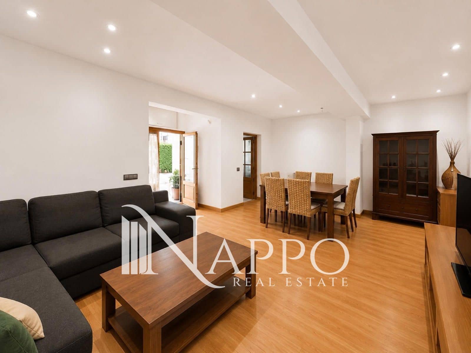 2 bedroom Flat for sale in Palma de Mallorca - € 365,000 (Ref: 9984006)