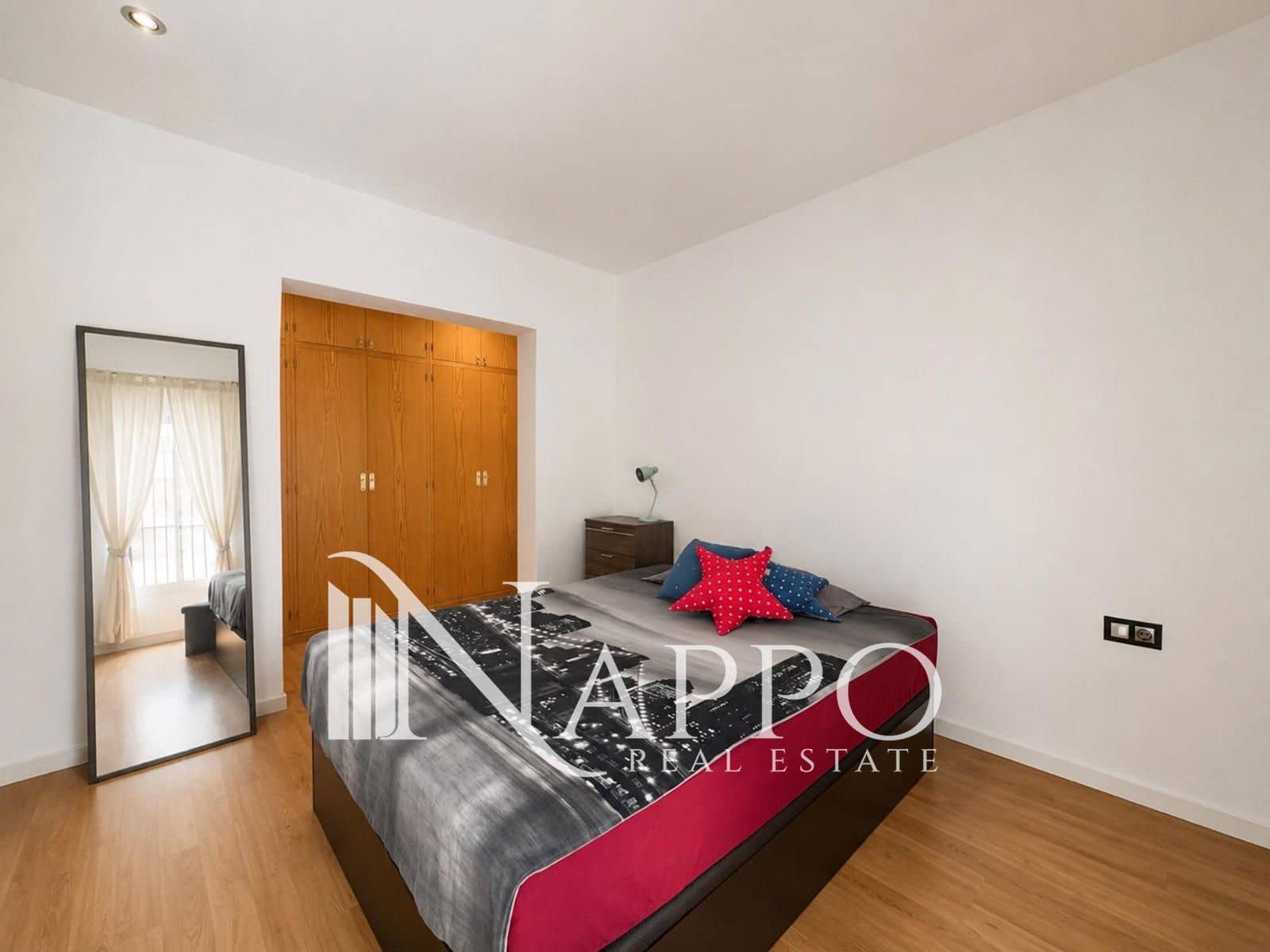 2 bedroom Flat for sale in Palma de Mallorca - € 365,000 (Ref: 9984006)