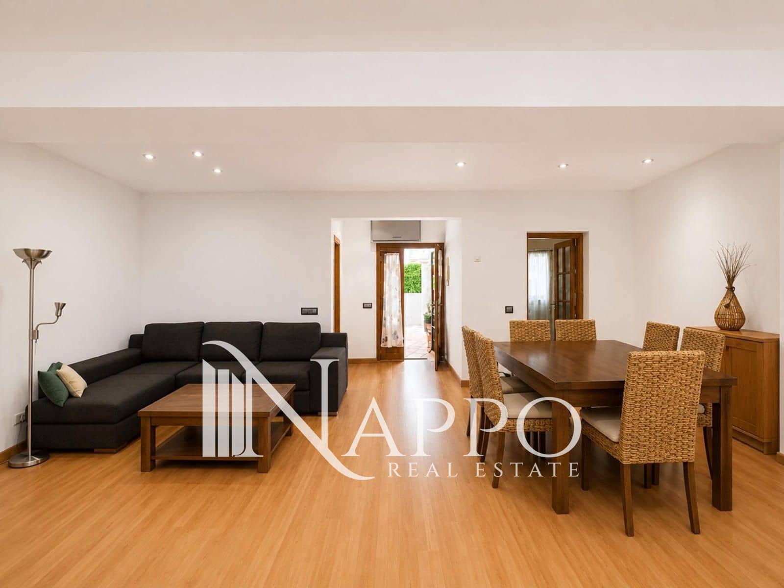 2 bedroom Flat for sale in Palma de Mallorca - € 365,000 (Ref: 9984006)