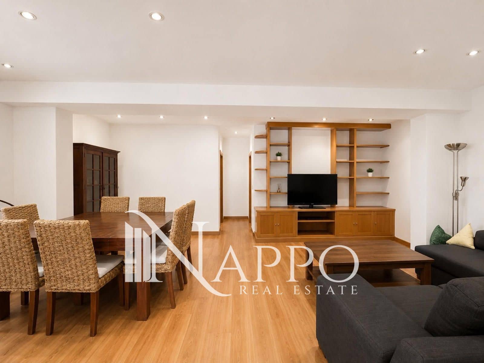 2 bedroom Flat for sale in Palma de Mallorca - € 365,000 (Ref: 9984006)