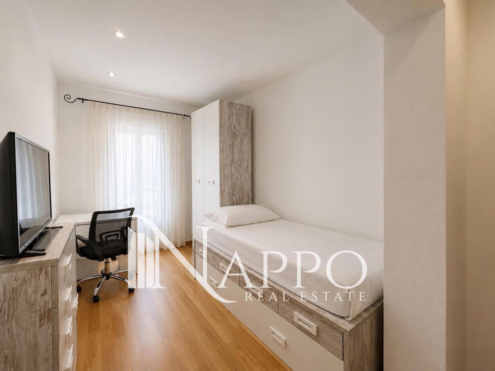 2 bedroom Flat for sale in Palma de Mallorca - € 365,000 (Ref: 9984006)