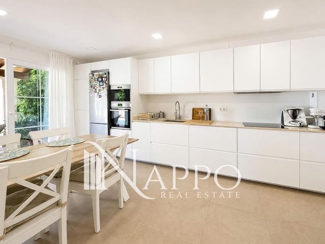 4 soveværelse Byhus til salg i Palma de Mallorca med swimmingpool garage - € 980.000 (Ref: 9985320)