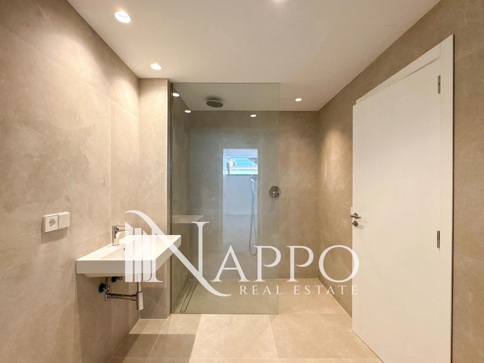3 chambre Appartement à vendre à Genova avec piscine garage - 1 500 000 € (Ref: 9989979)