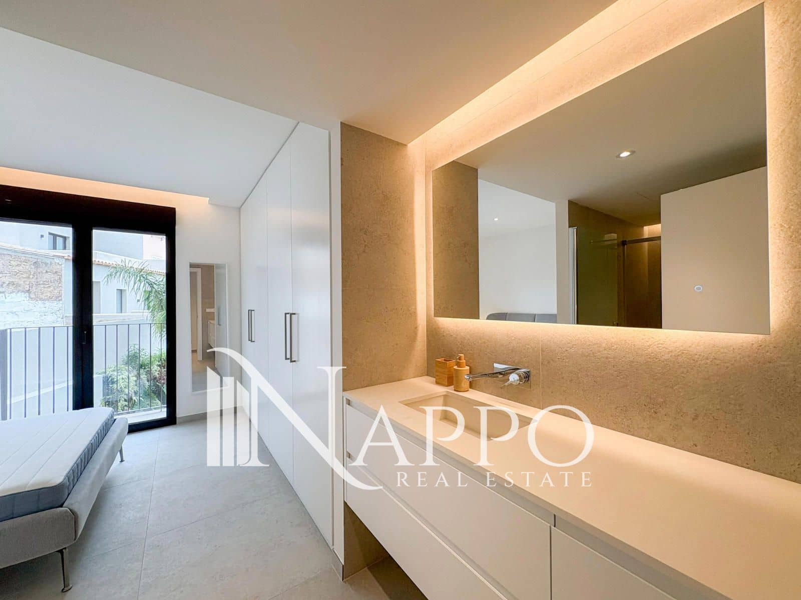 Appartement de 1 chambre à louer à Palma de Mallorca avec piscine - 1 900 € (Ref: 9990931)