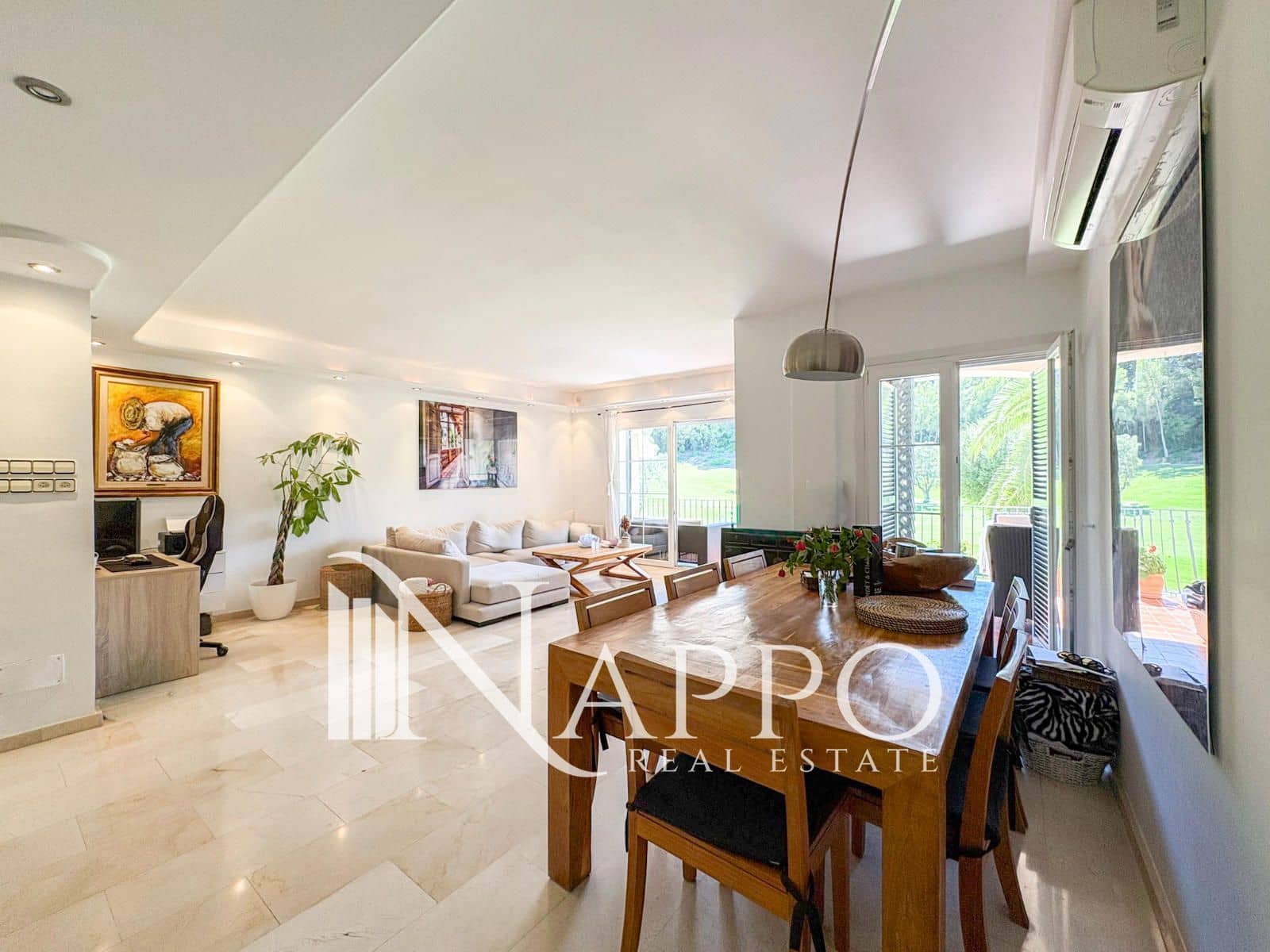 Appartement de 2 chambres à louer à Bendinat avec piscine - 3 500 € (Ref: 9995947)