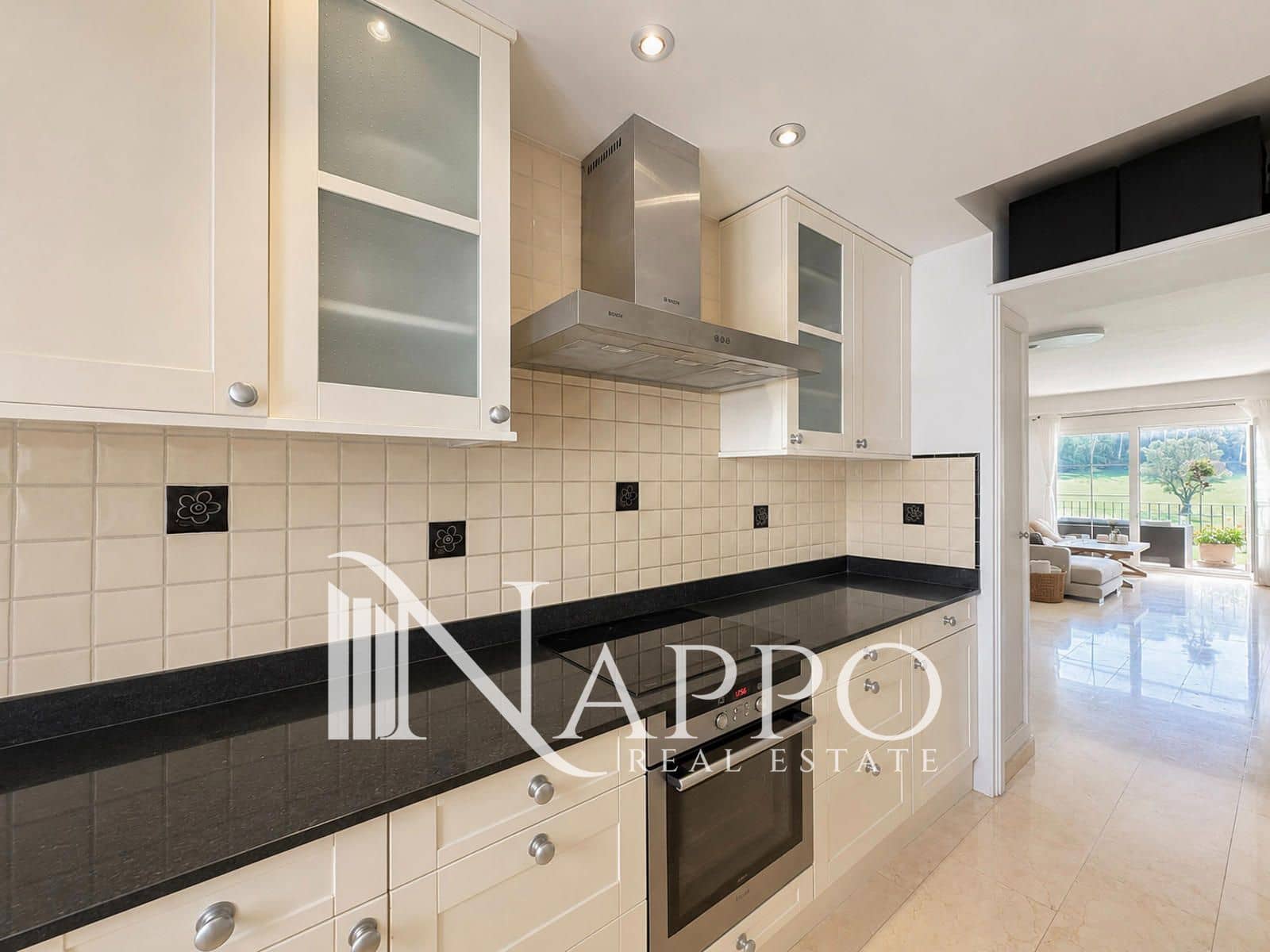 Appartement de 2 chambres à louer à Bendinat avec piscine - 3 500 € (Ref: 9995947)