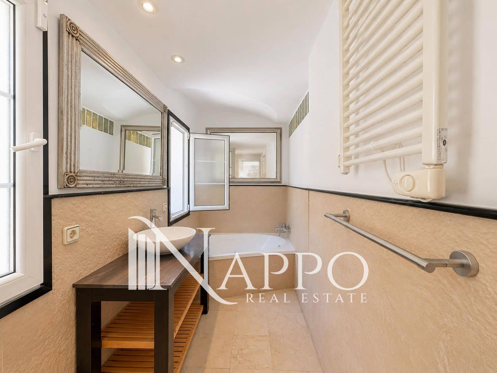 Appartement de 2 chambres à louer à Bendinat avec piscine - 3 500 € (Ref: 9995947)