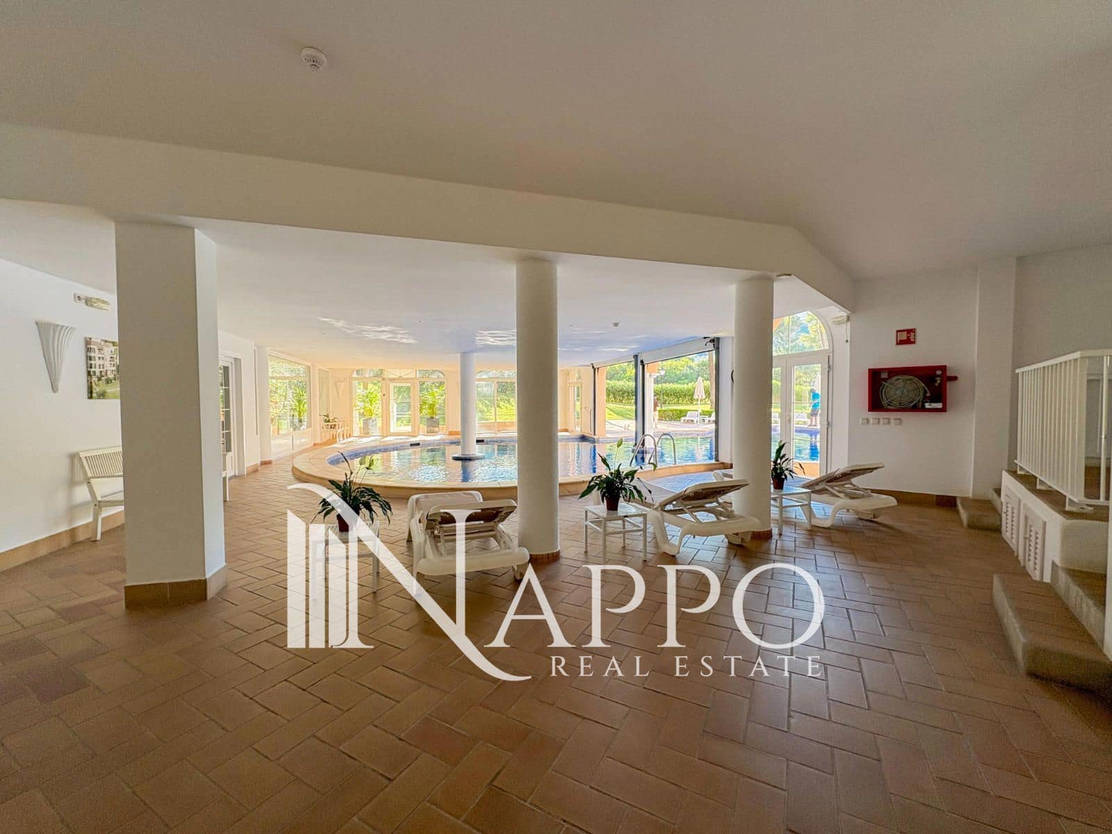 Appartement de 2 chambres à louer à Bendinat avec piscine - 3 500 € (Ref: 9995947)