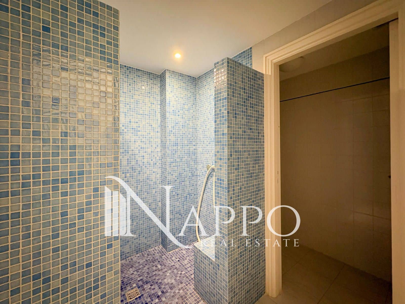 Appartement de 2 chambres à louer à Bendinat avec piscine - 3 500 € (Ref: 9995947)