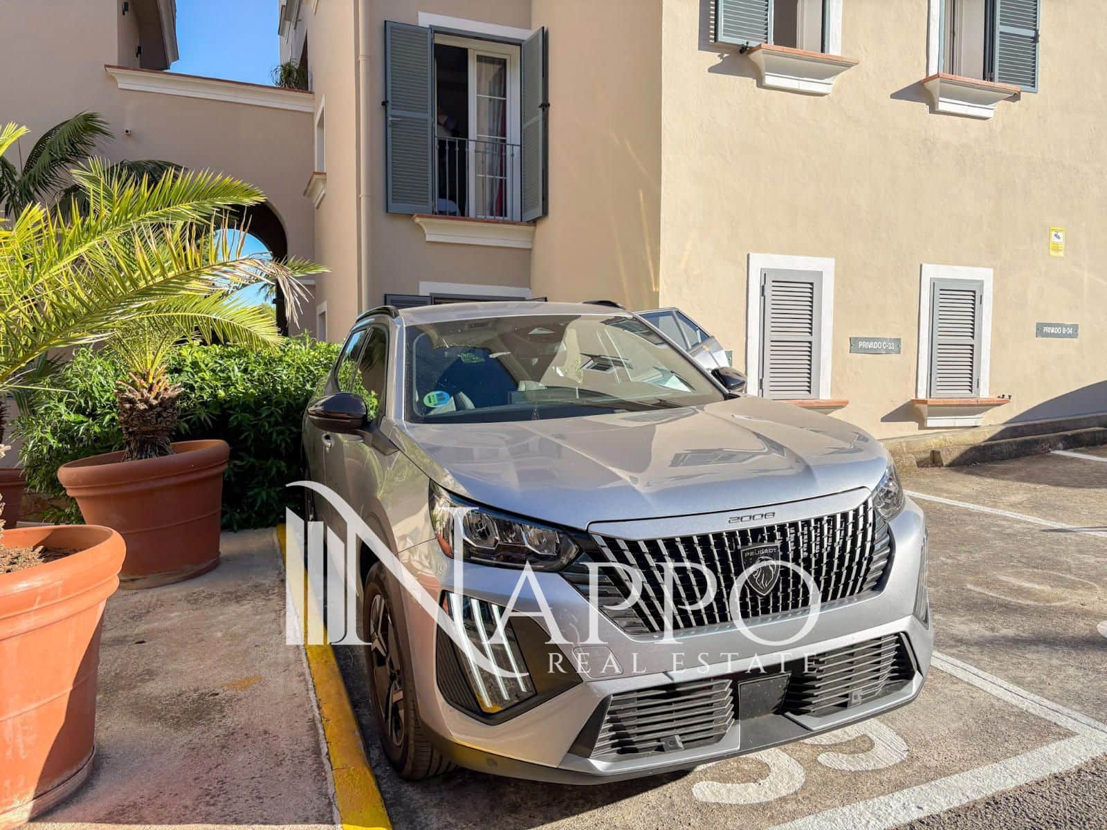 Appartement de 2 chambres à louer à Bendinat avec piscine - 3 500 € (Ref: 9995947)