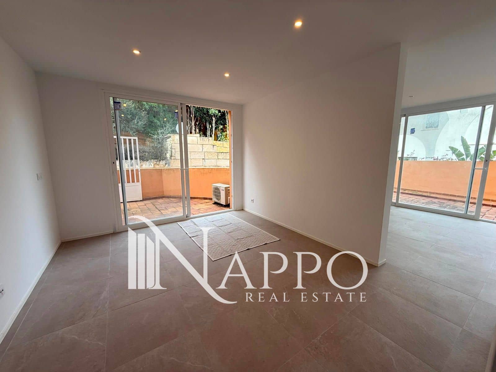 Kaupallinen myytävänä paikassa Palmanova - 240 000 € (Ref: 9996043)