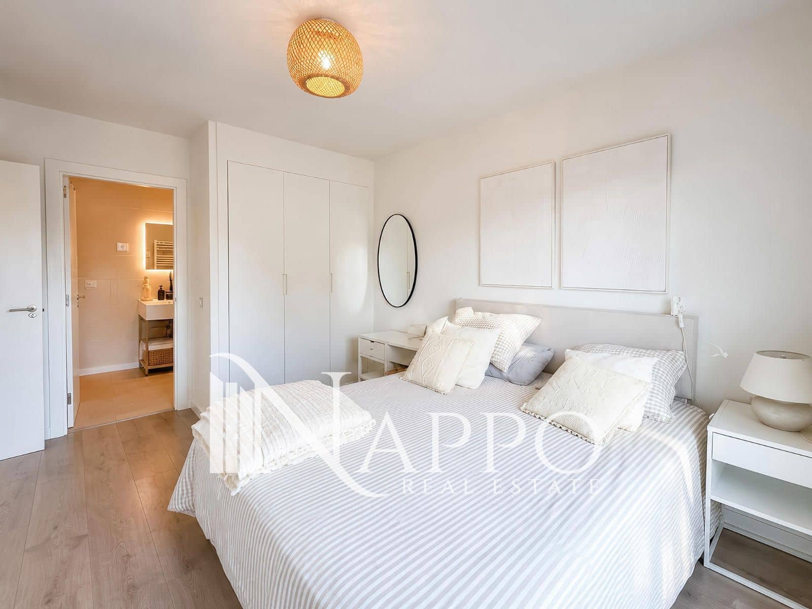 2 sypialnia Mieszkanie na sprzedaż w Santa Ponsa z basenem garażem - 715 000 € (Ref: 9996211)