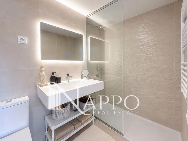 2 sypialnia Mieszkanie na sprzedaż w Santa Ponsa, Calvià z basenem garażem - 715 000 € (Ref: 9996211)