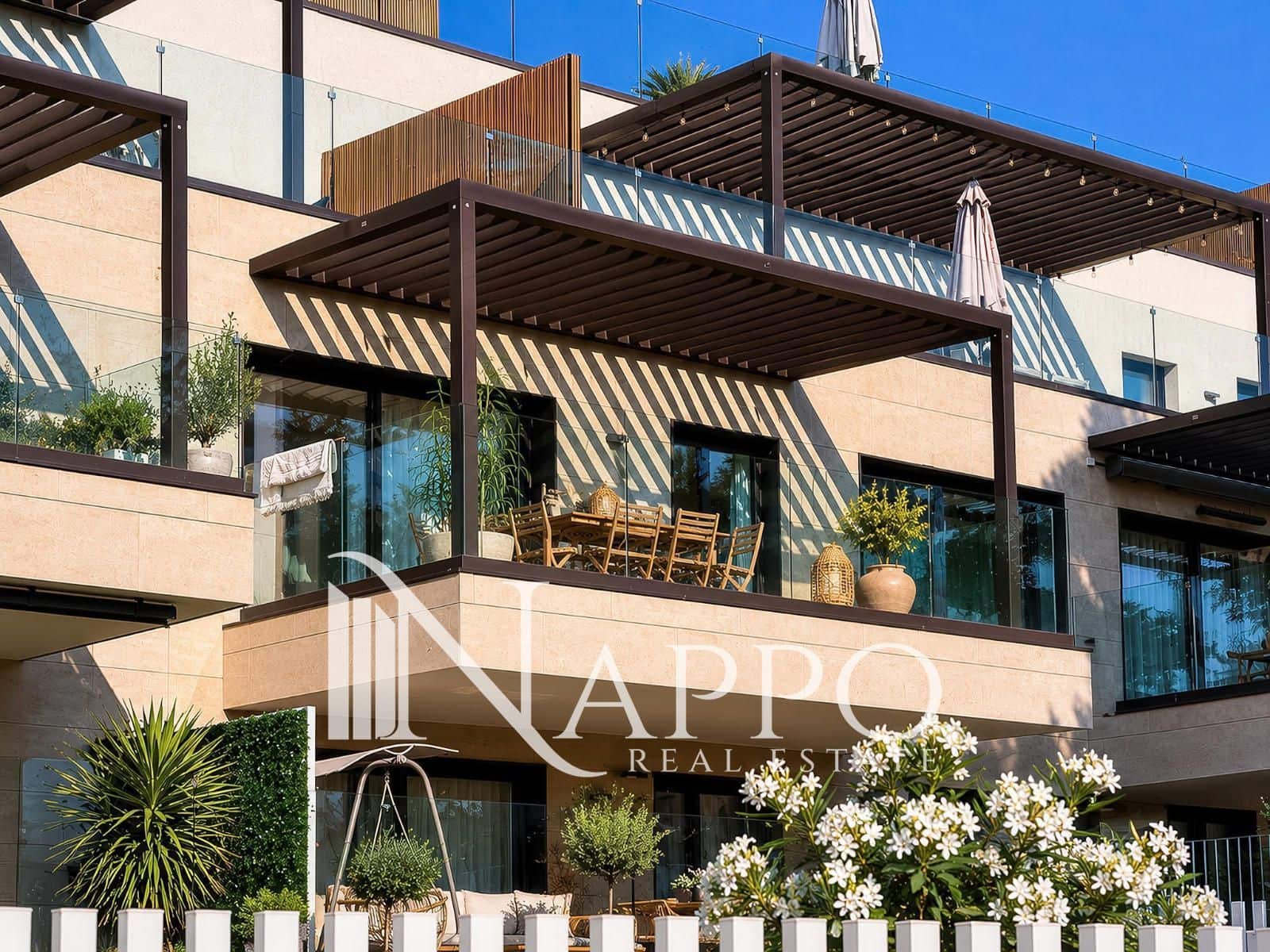 2 sypialnia Mieszkanie na sprzedaż w Santa Ponsa z basenem garażem - 715 000 € (Ref: 9996211)