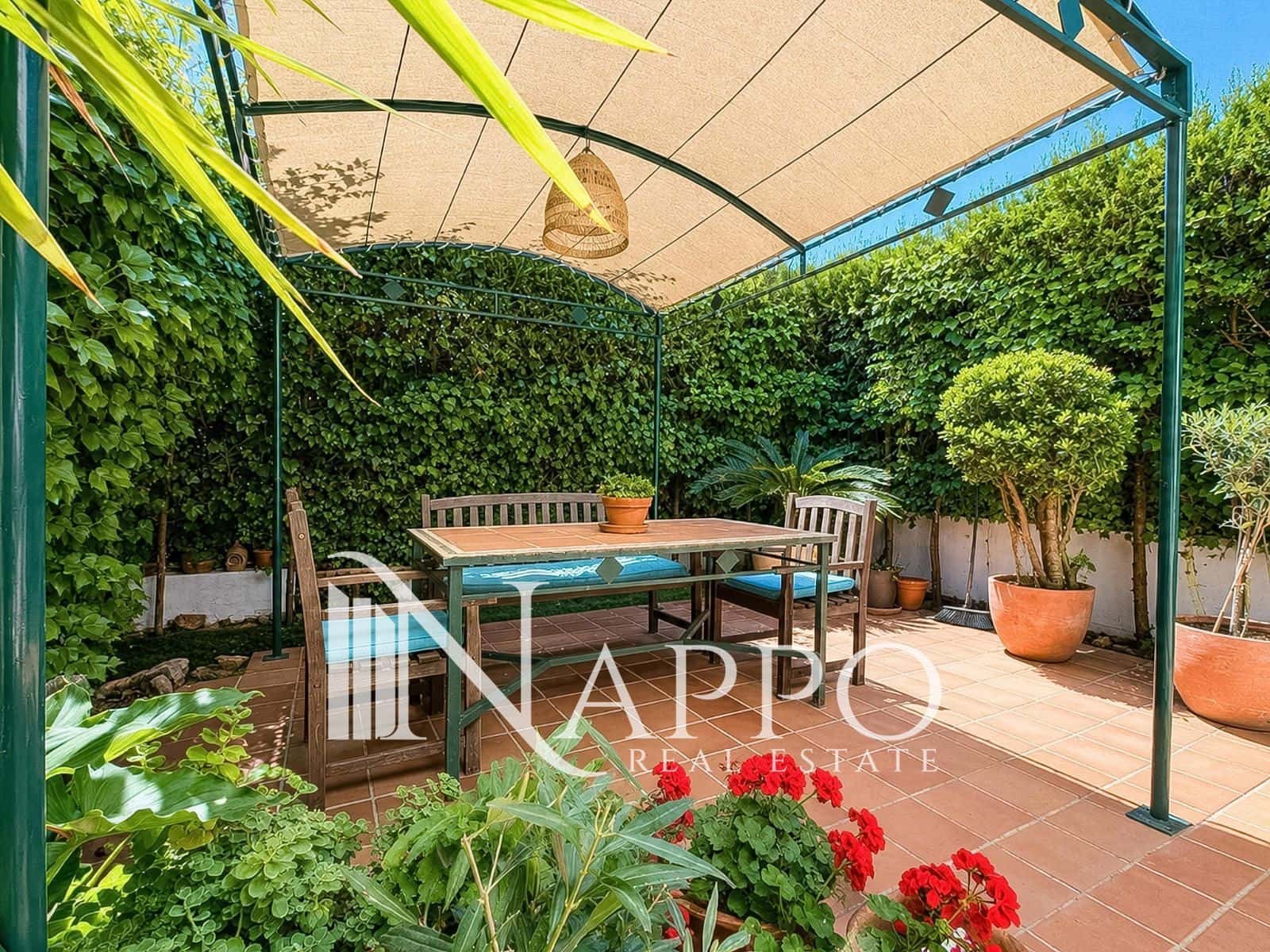 4 bedroom Townhouse for sale in Palma de Mallorca with pool garage - € 980,000 (Ref: 9997588)