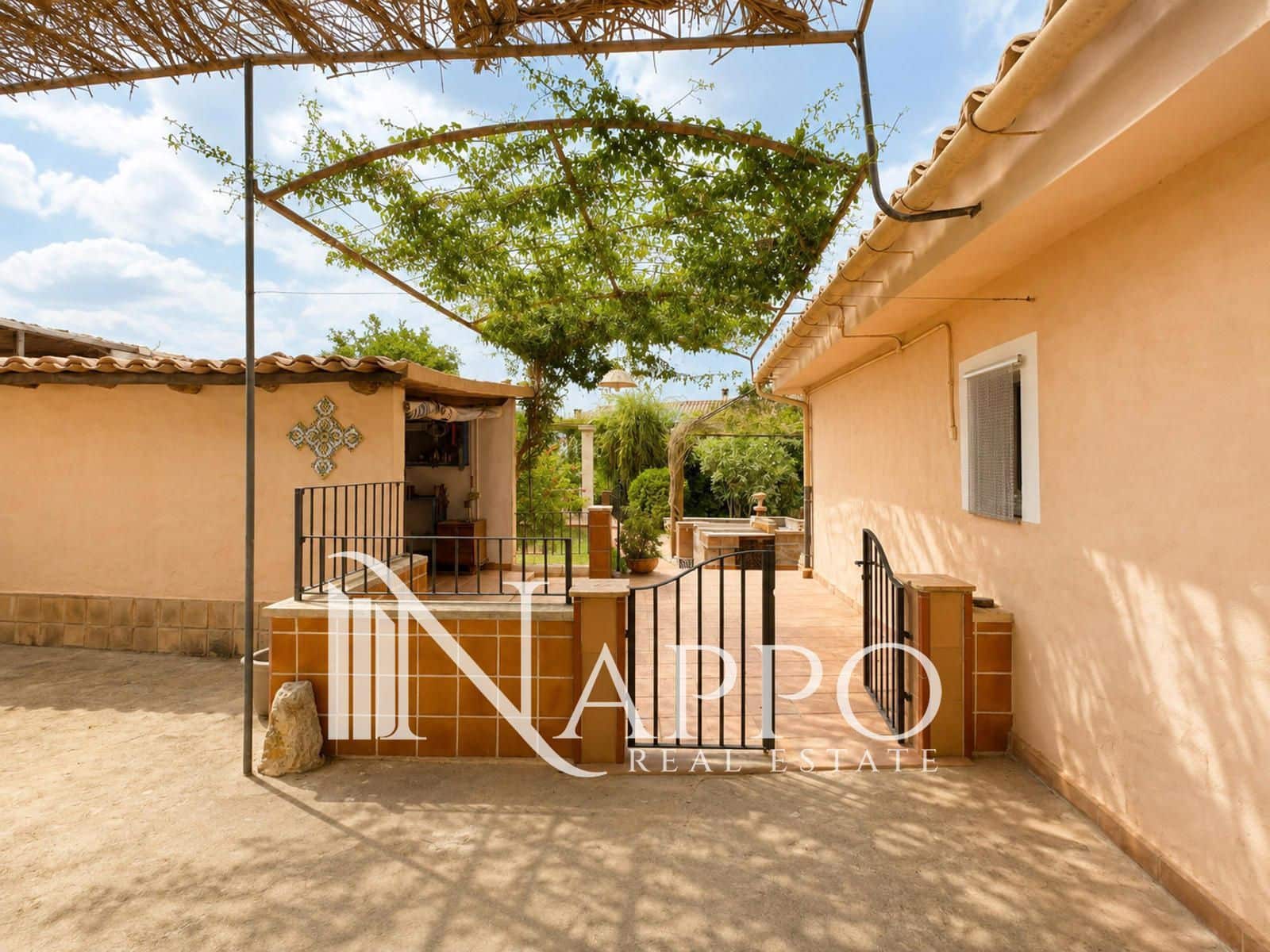 4 bedroom Townhouse for sale in Soller - € 650,000 (Ref: 9997789)