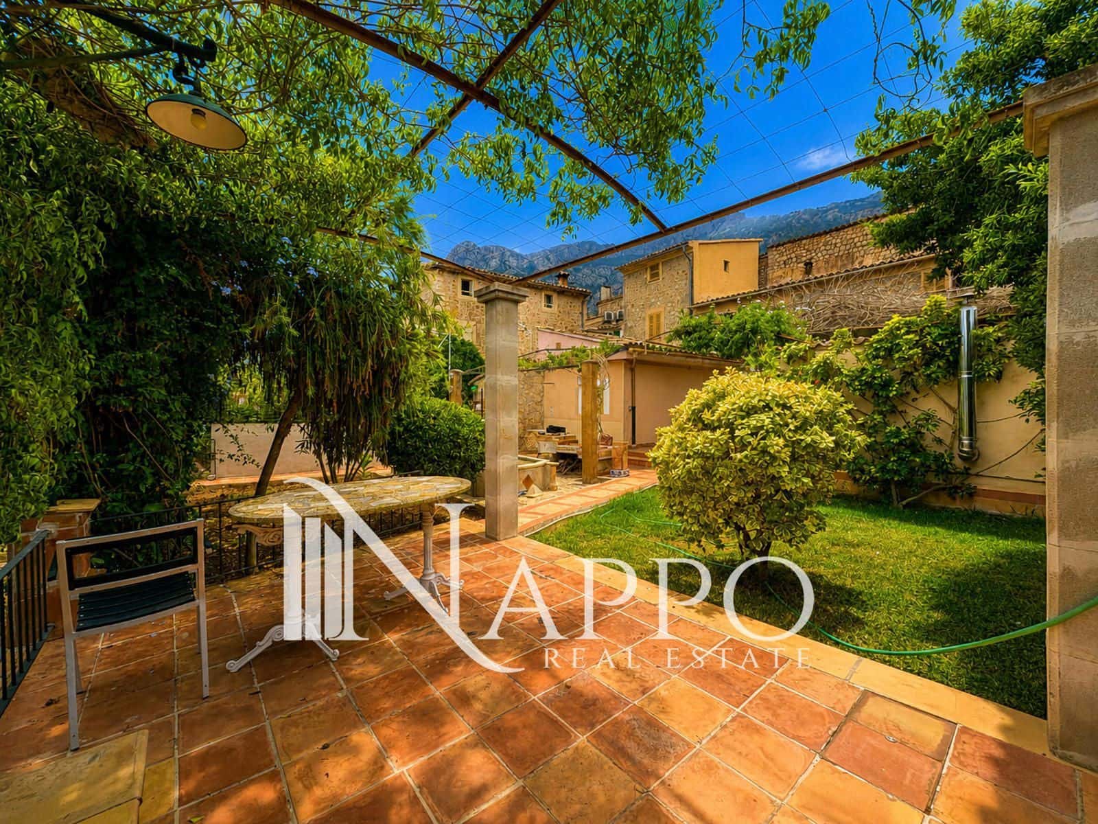 4 bedroom Townhouse for sale in Soller - € 650,000 (Ref: 9997789)