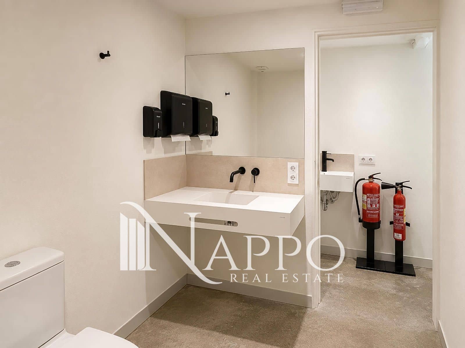 Local Commercial à vendre à Cala Mayor - 265 000 € (Ref: 9999403)
