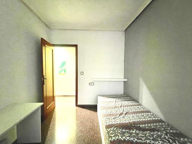 4 Zimmer Apartment zu verkaufen in Elche / Elx mit Garage - 185.500 € (Ref: 10005747)
