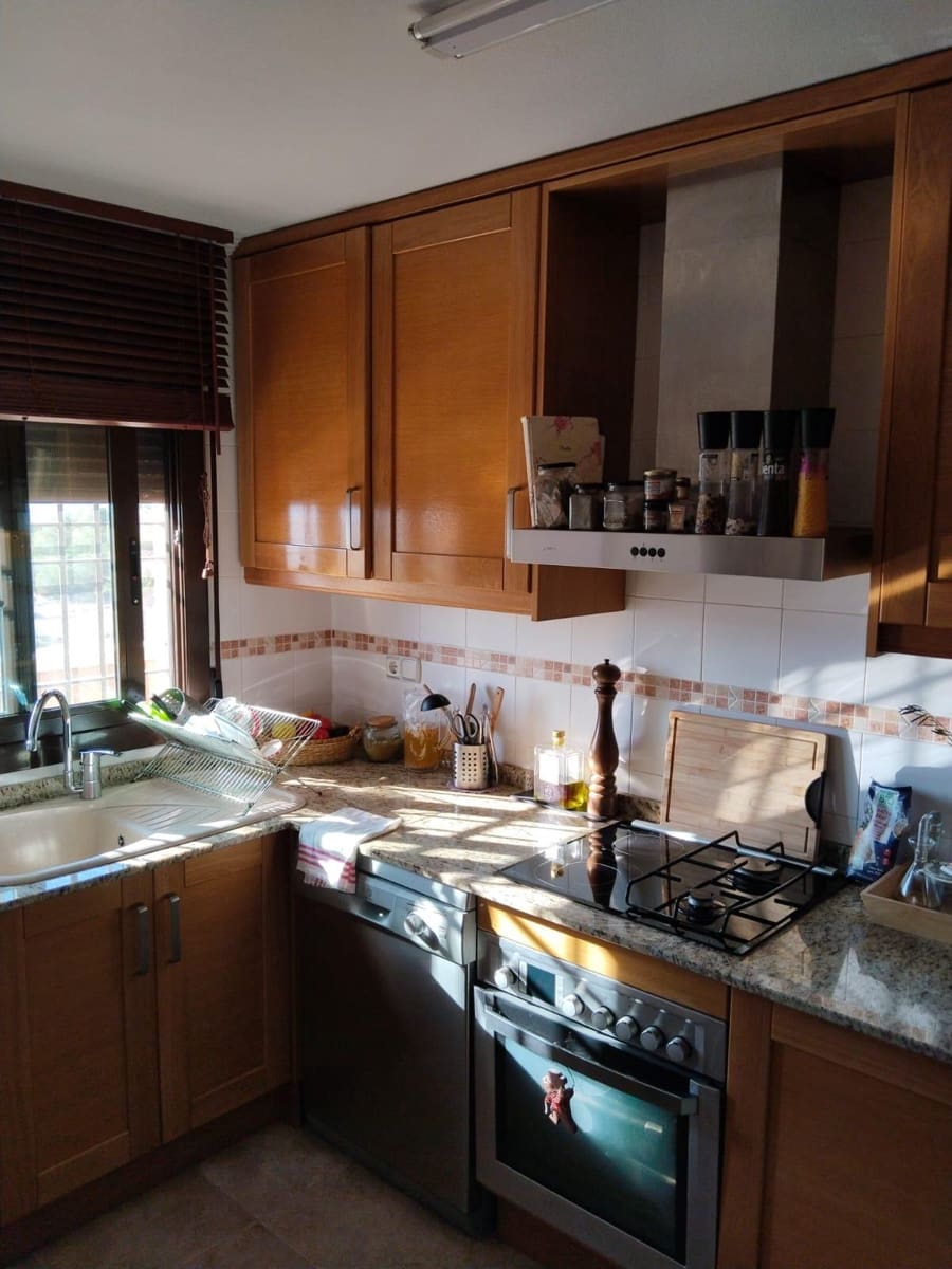 2 soveværelse Lejlighed til salg i Arenales del Sol med swimmingpool garage - € 318.000 (Ref: 10059304)