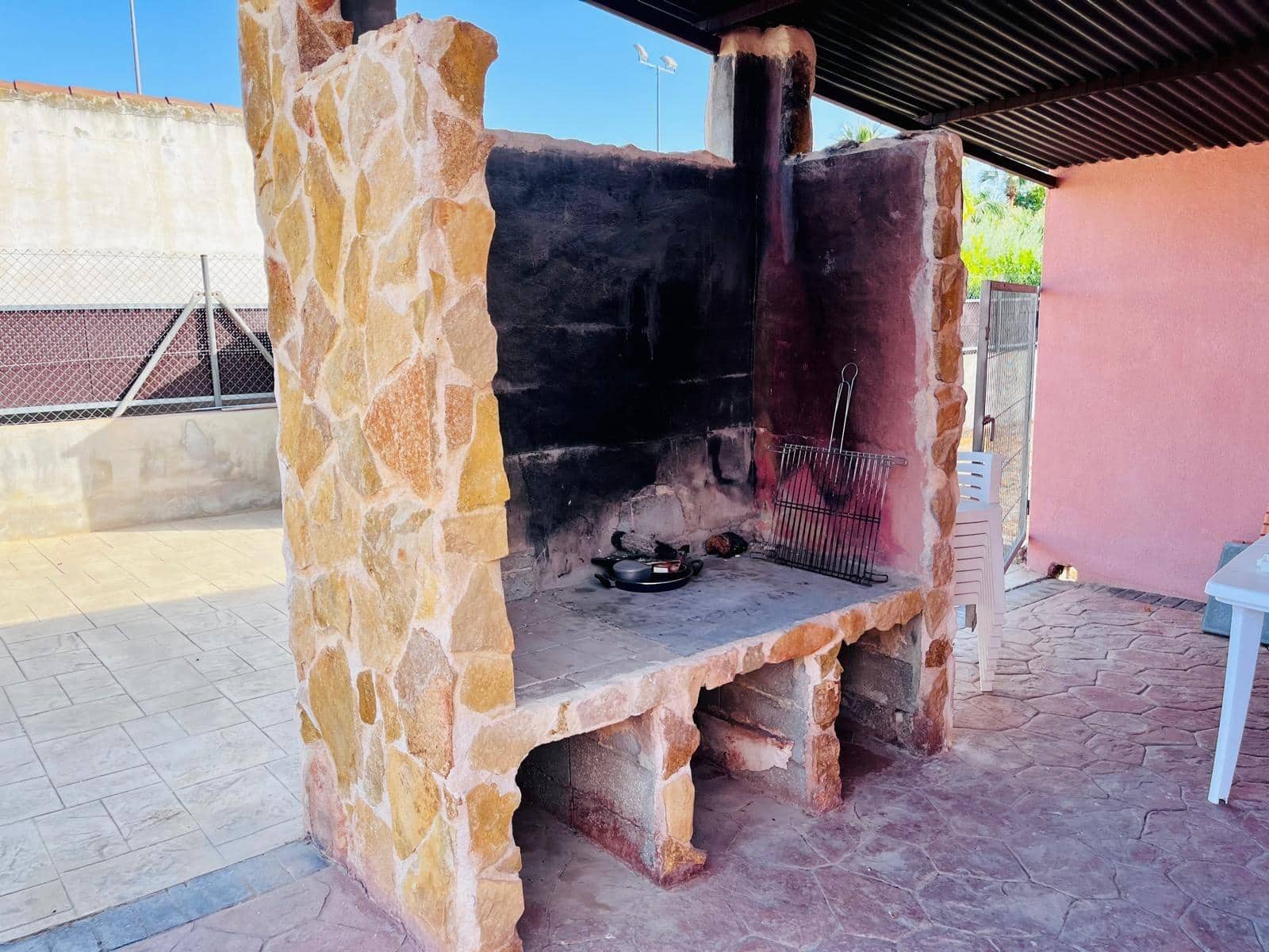 Chalet de 4 habitaciones en Matola en venta con piscina garaje - 550.000 € (Ref: 10062152)