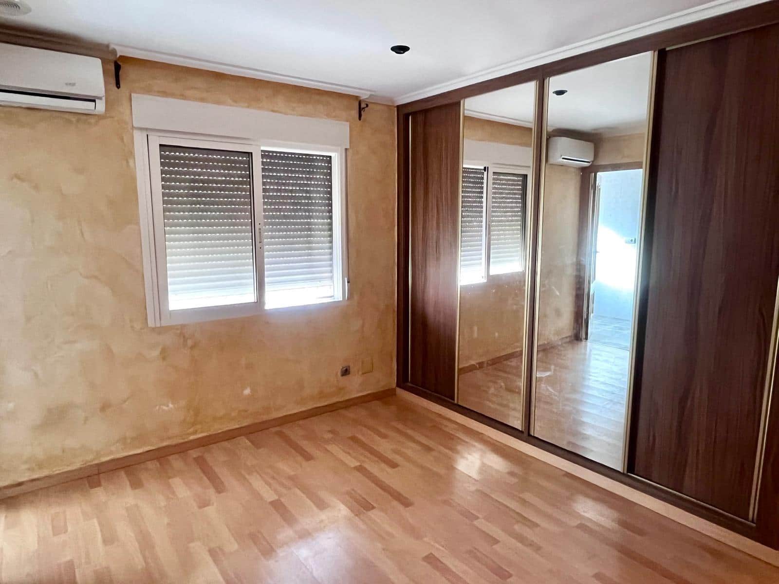 Chalet de 4 habitaciones en Matola en venta con piscina garaje - 550.000 € (Ref: 10062152)