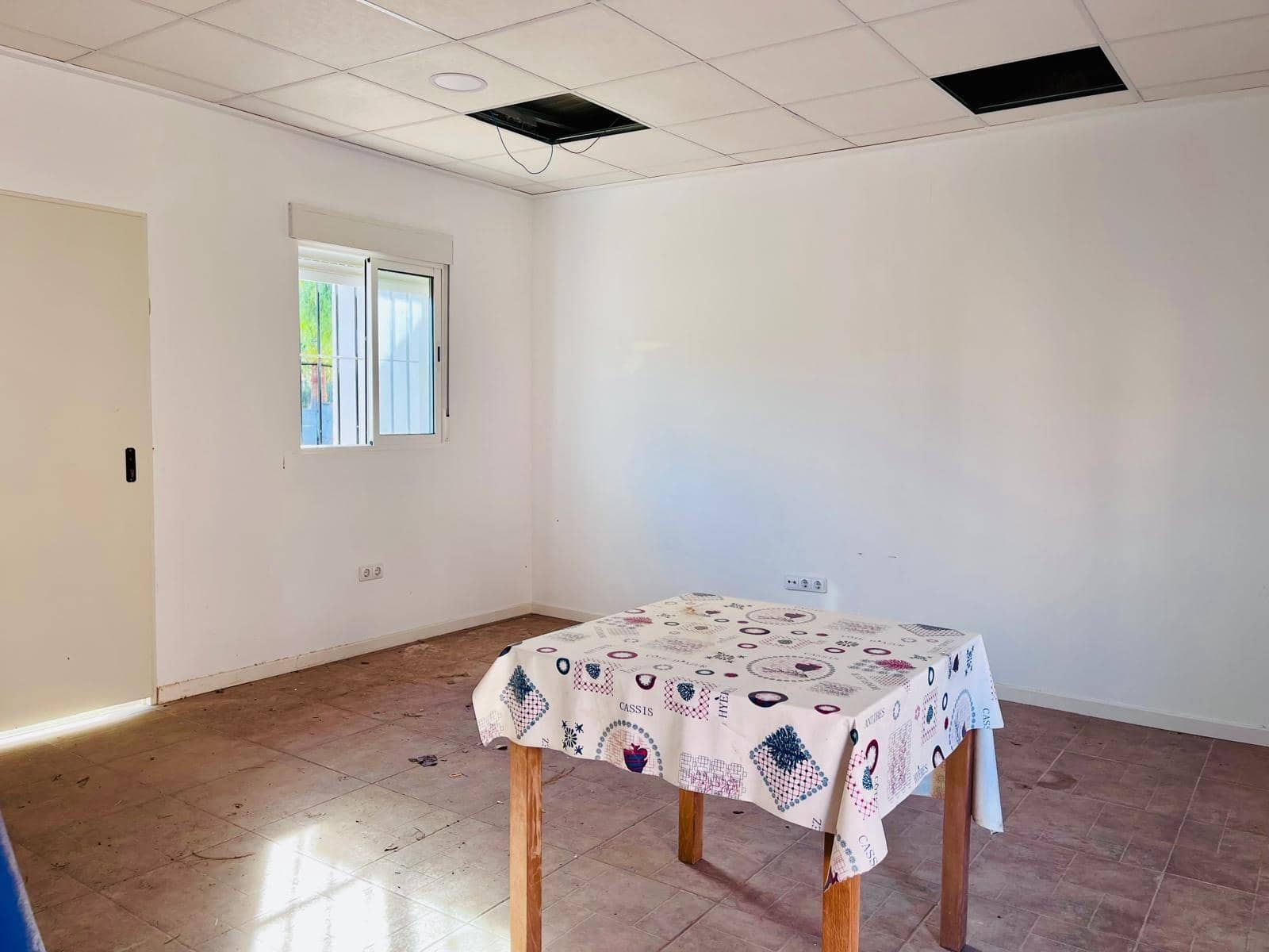 Chalet de 4 habitaciones en Matola en venta con piscina garaje - 550.000 € (Ref: 10062152)