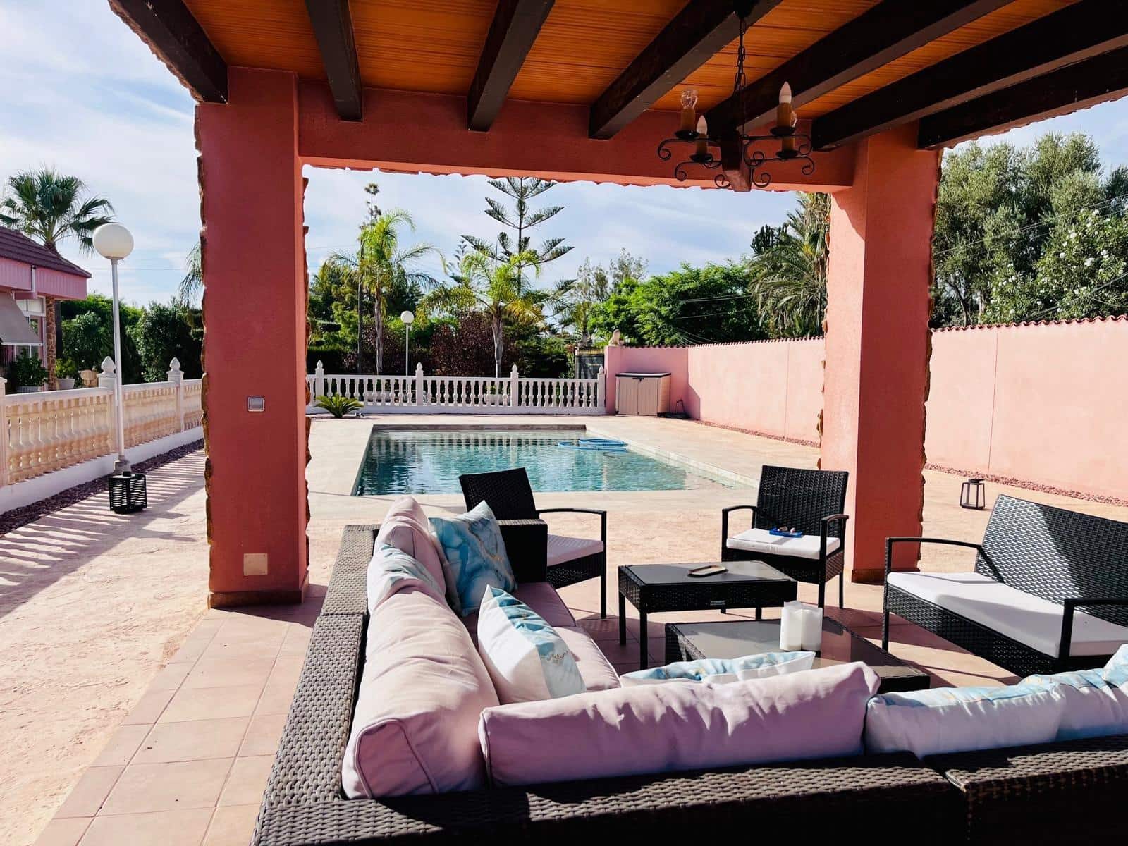 Chalet de 4 habitaciones en Matola en venta con piscina garaje - 550.000 € (Ref: 10062152)