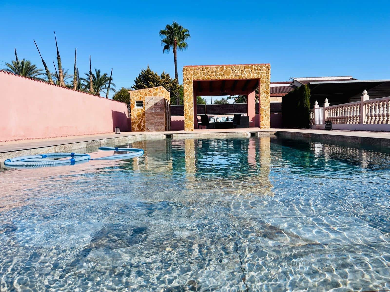 Chalet de 4 habitaciones en Matola en venta con piscina garaje - 550.000 € (Ref: 10062152)
