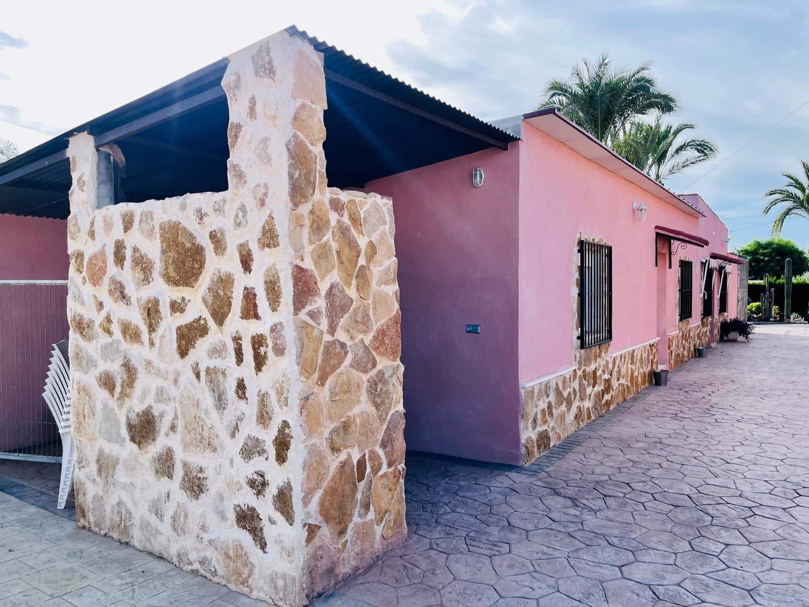 Chalet de 4 habitaciones en Matola en venta con piscina garaje - 550.000 € (Ref: 10062152)