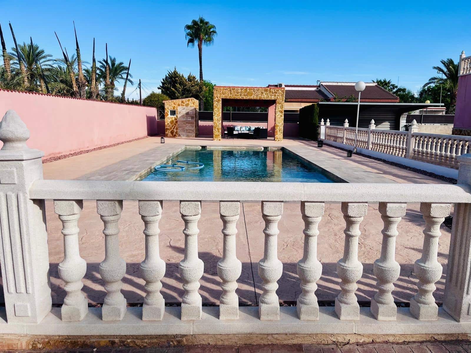 Chalet de 4 habitaciones en Matola en venta con piscina garaje - 550.000 € (Ref: 10062152)