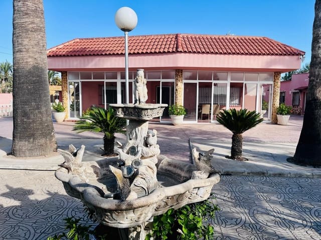 Chalet de 4 habitaciones en Matola, Elche / Elx en venta con piscina garaje - 550.000 € (Ref: 10062152)