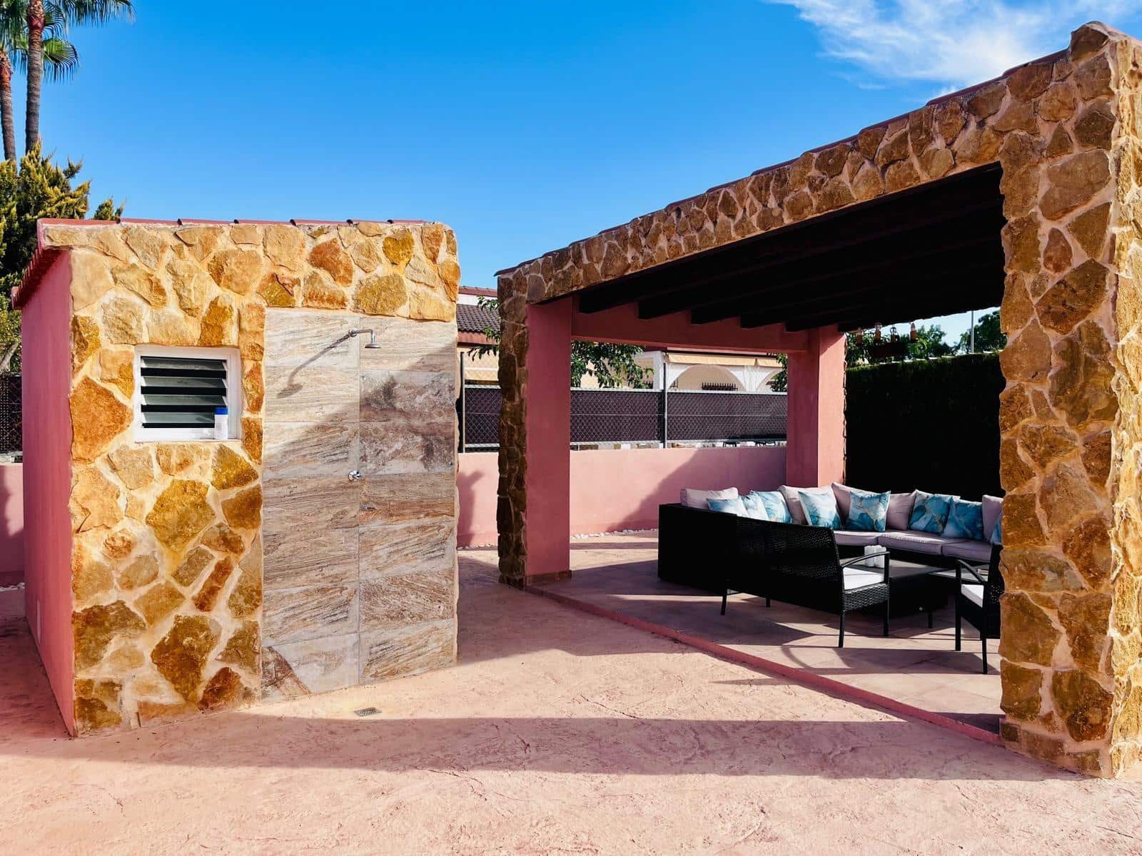 Chalet de 4 habitaciones en Matola en venta con piscina garaje - 550.000 € (Ref: 10062152)