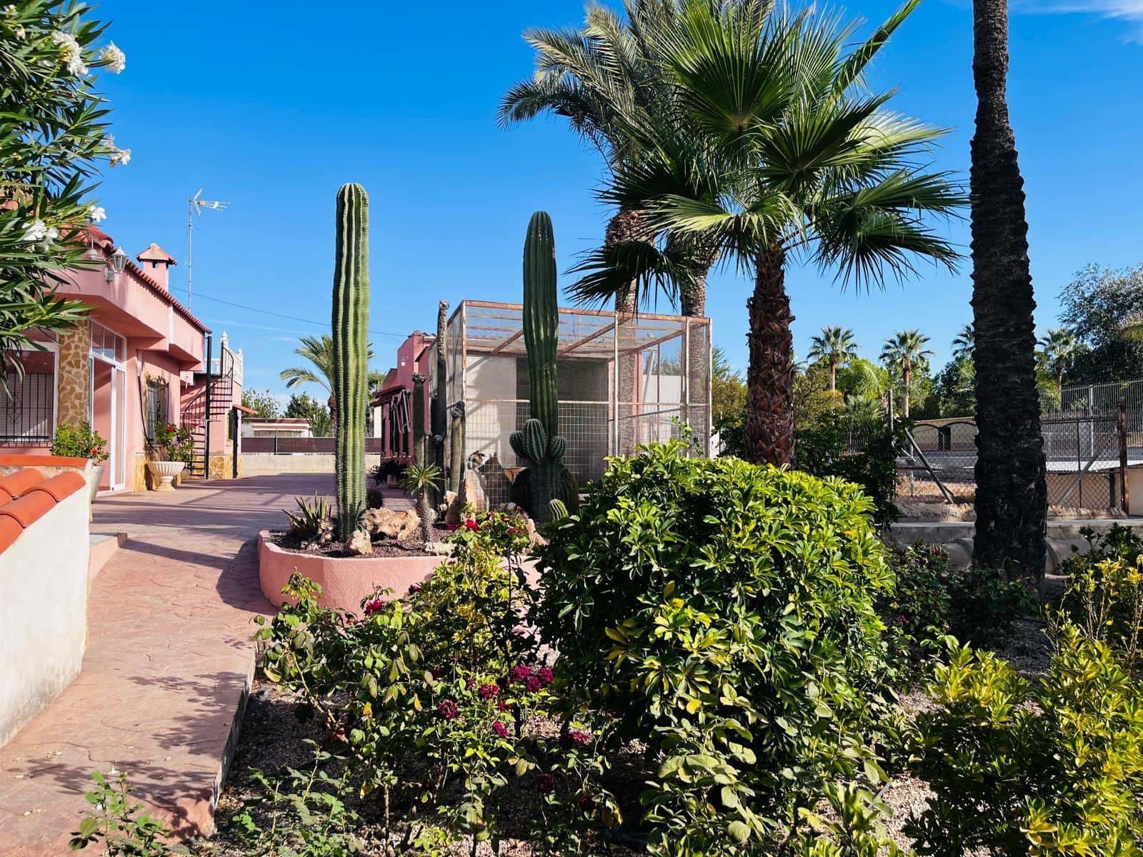Chalet de 4 habitaciones en Matola en venta con piscina garaje - 550.000 € (Ref: 10062152)