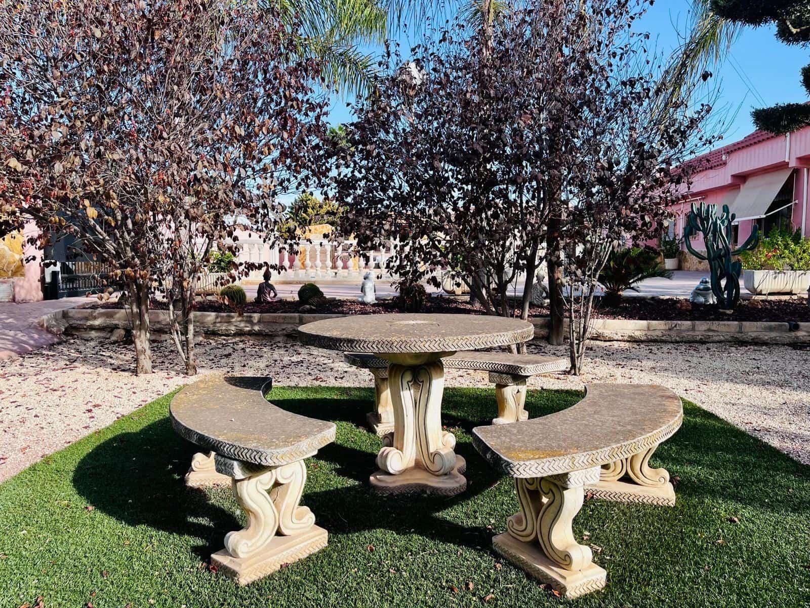 Chalet de 4 habitaciones en Matola en venta con piscina garaje - 550.000 € (Ref: 10062152)