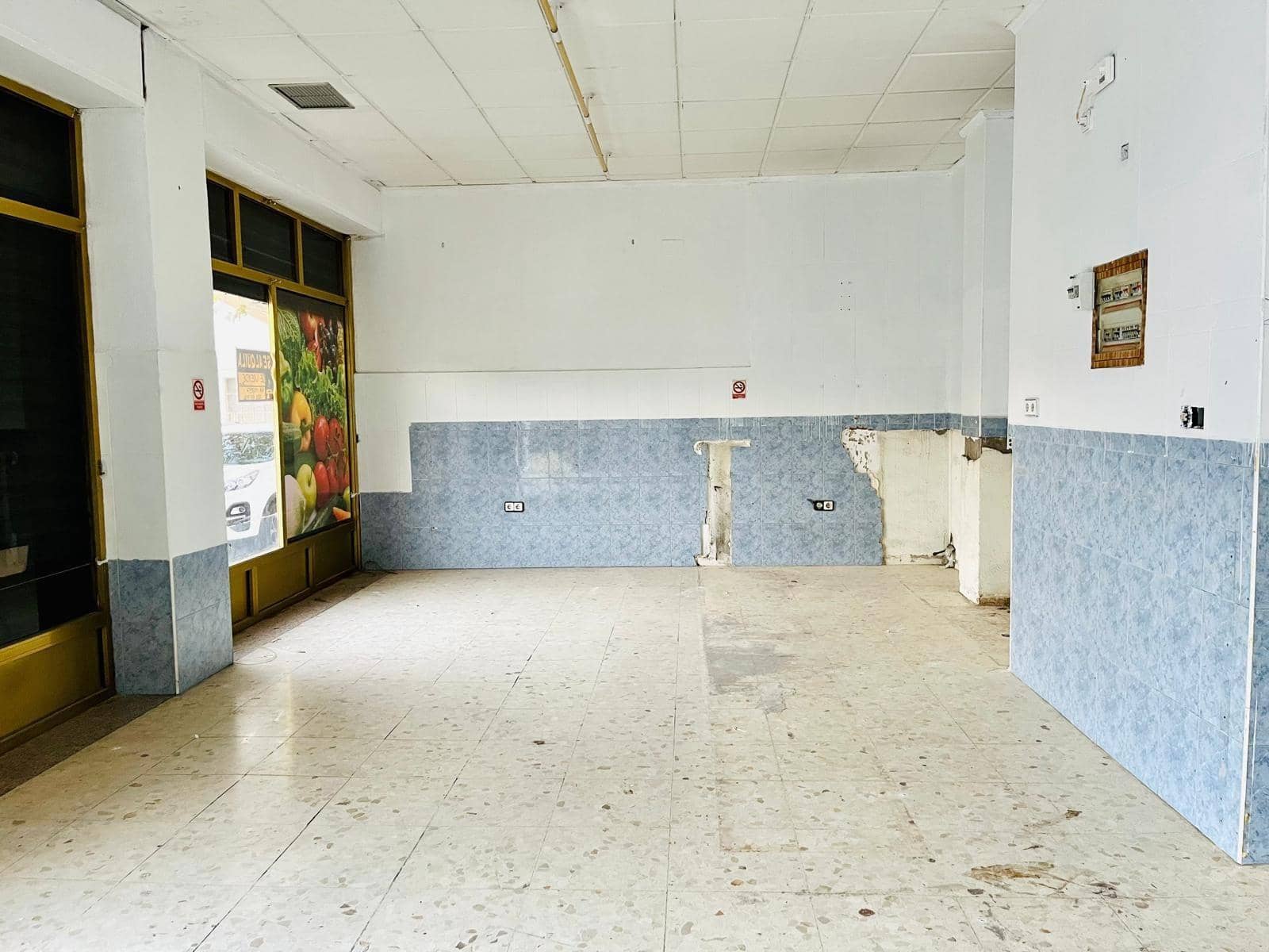 Commercieel te huur in Elche / Elx - € 650 (Ref: 10089610)