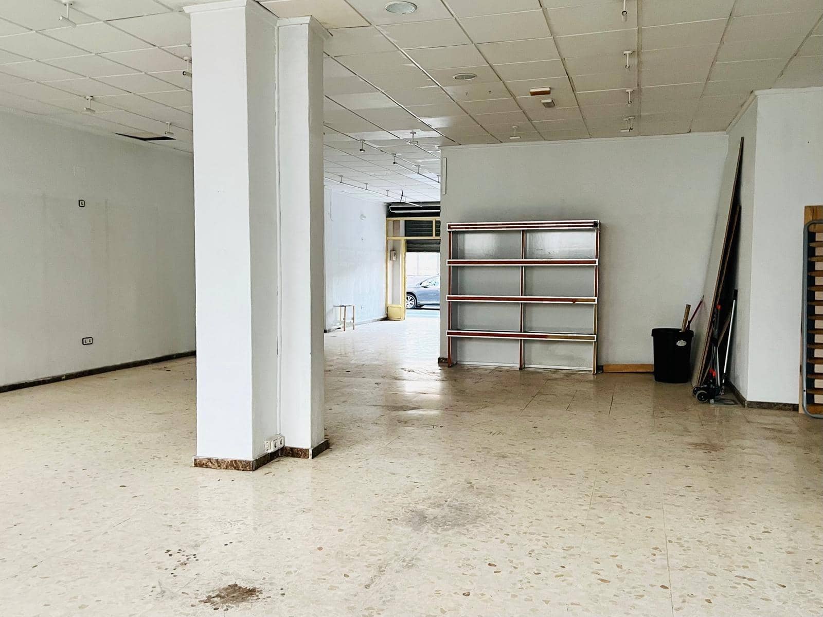 Commercieel te huur in Elche / Elx - € 650 (Ref: 10089610)