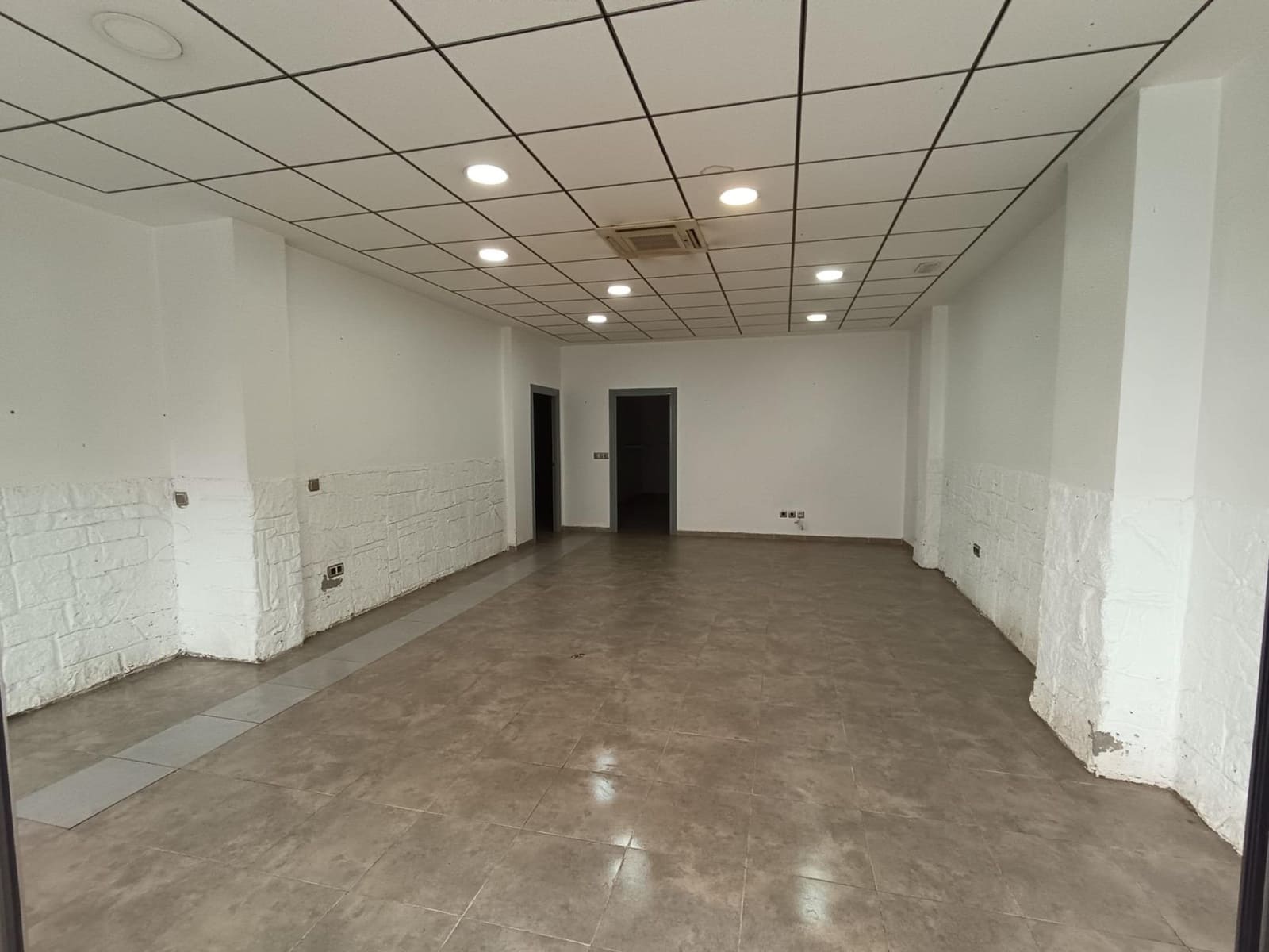 Gewerbe zu verkaufen in Elche / Elx - 120.000 € (Ref: 10100338)